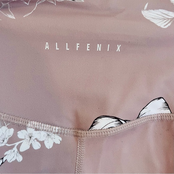 NWOT athletic top and leggings - Picture 10 of 16